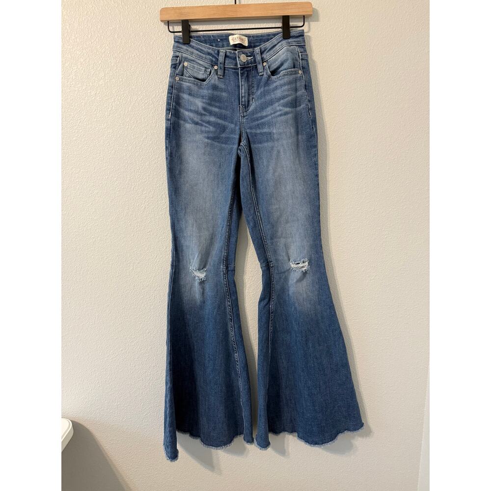 Shyanne Women's High Rise Super Flare Jeans Size 26/34 Dark‎ Wash